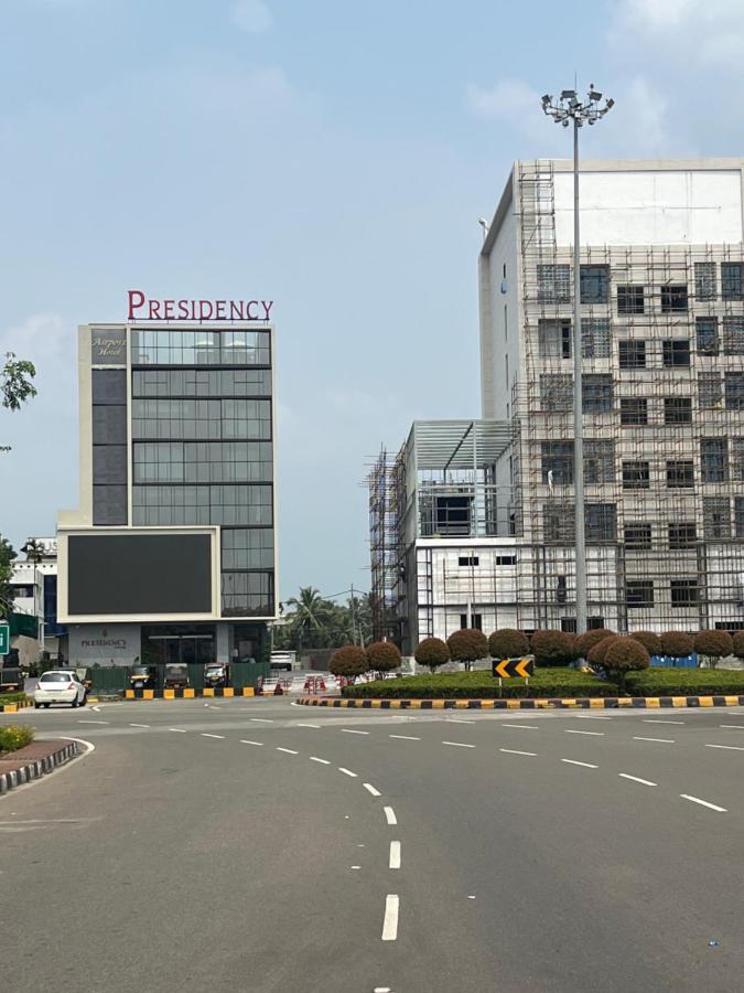 Presidency Airport Hotel Kochi Exterior foto