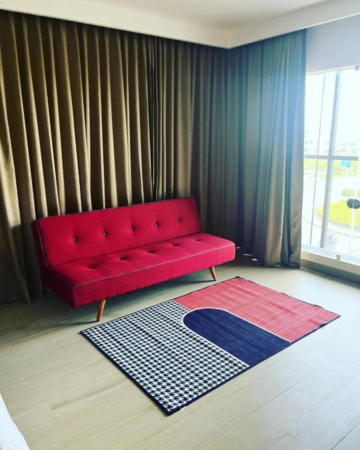Presidency Airport Hotel Kochi Exterior foto
