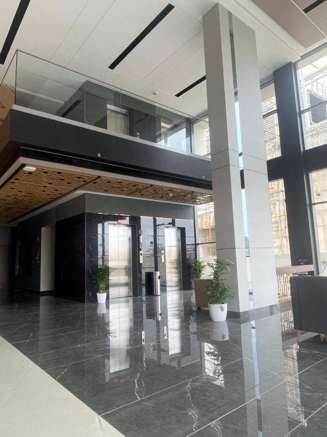 Presidency Airport Hotel Kochi Exterior foto